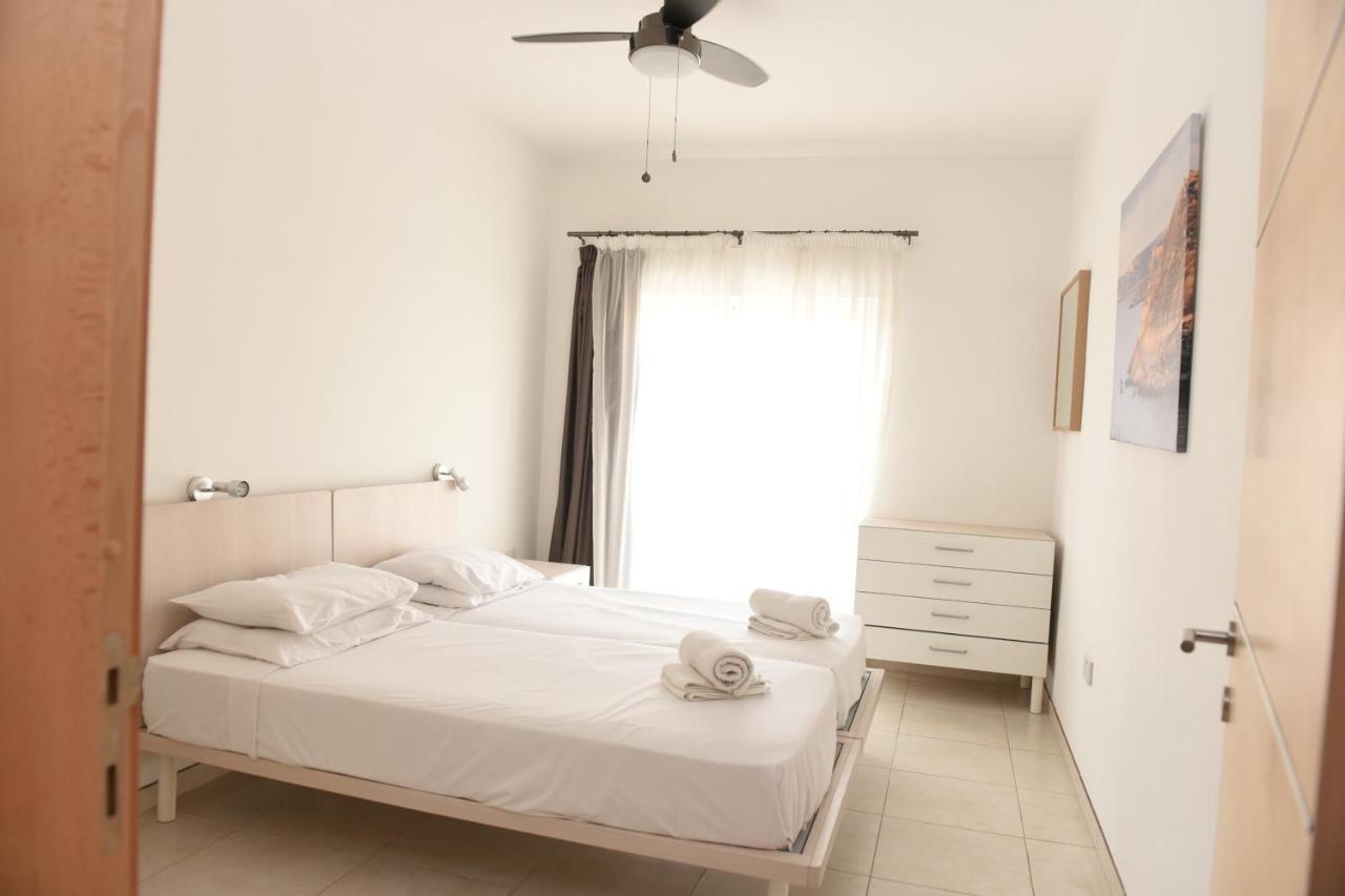Hortensia 2 Bedroom Apartment St. Paul's Bay Exterior photo